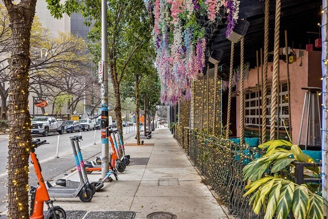 Building Photo - 44 East Ave