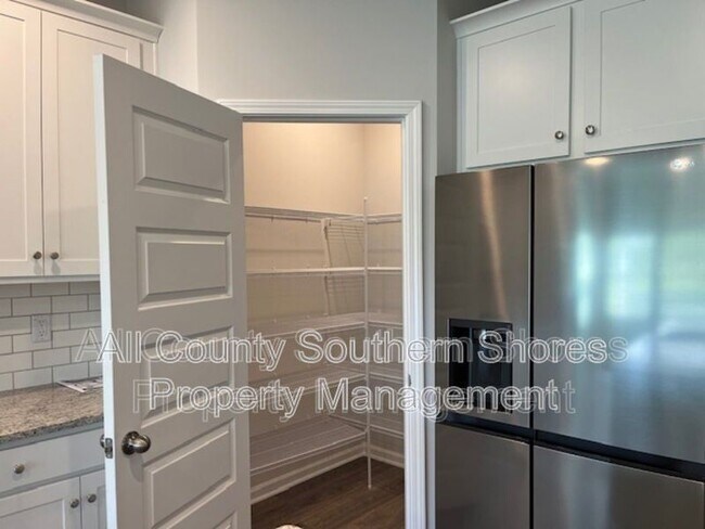 Building Photo - 5692 Whitebark Dr