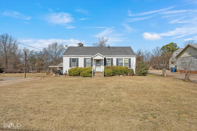 Building Photo - 3814 Lakeshore Dr