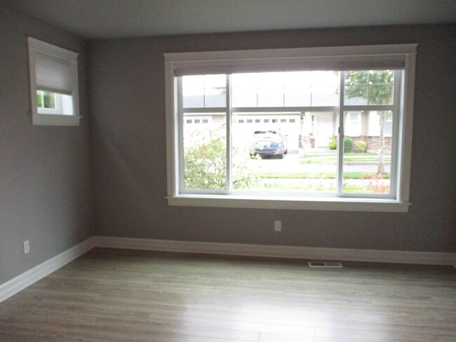 Building Photo - 2 Bedroom 2 Bath Condo in the Hunt Highlan...