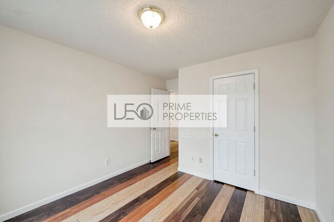 Building Photo - 950 Parkway Rd