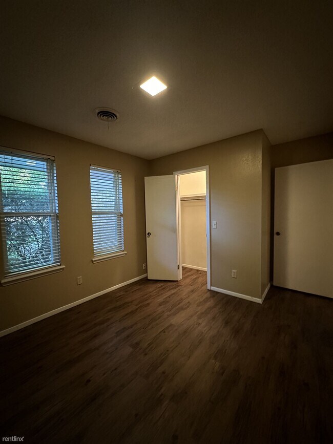 Building Photo - 2 br, 2 bath Duplex - 4470 Ridgecrest Circ...