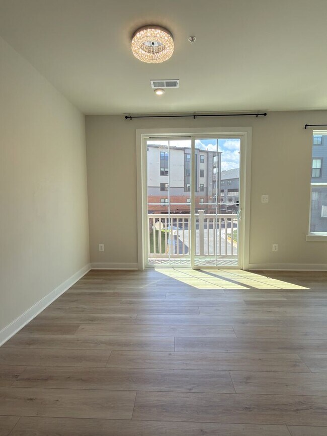 Building Photo - 14441 Albemarle Point Pl