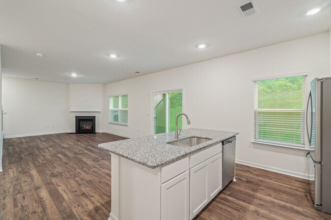 Building Photo - 944 Utopia Ln