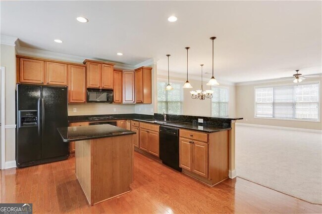Building Photo - 5060 Windcrest Ln
