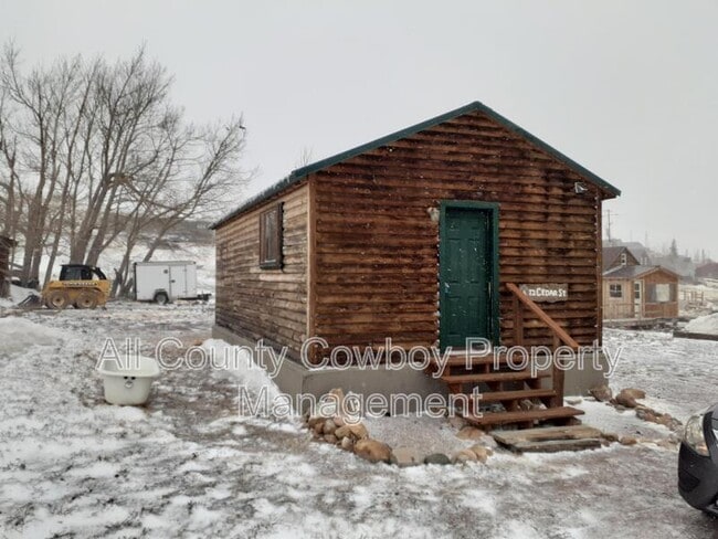 Building Photo - 12 Cedar Ave