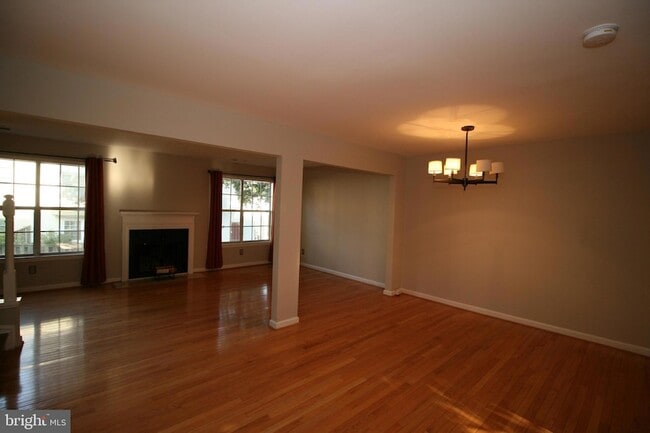 Building Photo - 114 Barnsfield Ct