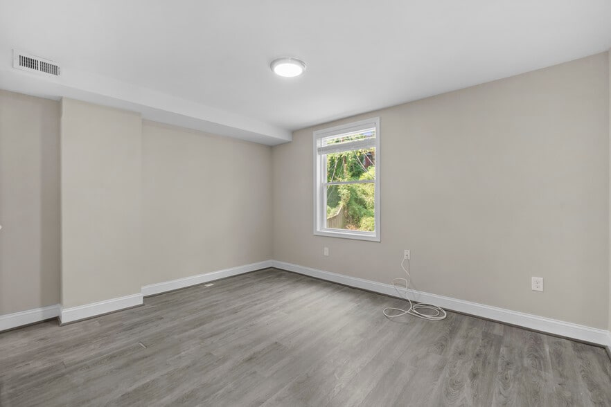 Building Photo - 2268 Druid Park Dr