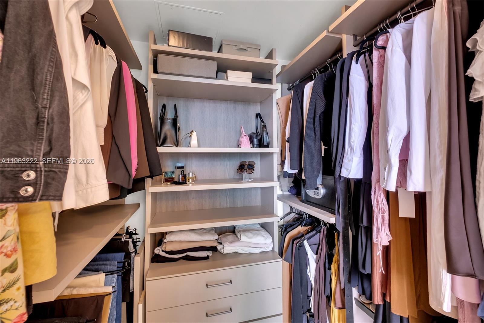 Building Photo - 350 S Miami Ave