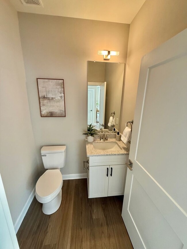 Building Photo - 3 BR/2.5BA | Newly Renovated Single Family Home | Fully Fenced Yard!