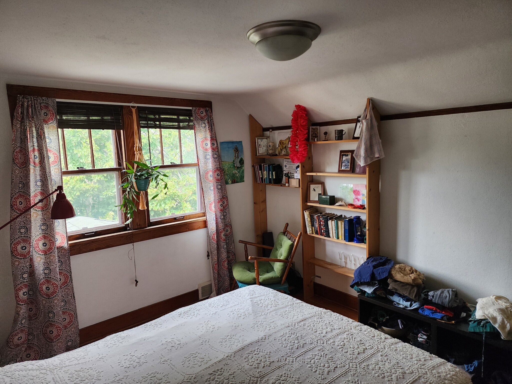 Bedroom - 2105 E Washington Ave