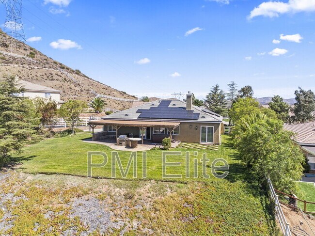 Building Photo - 34677 Desert Rd