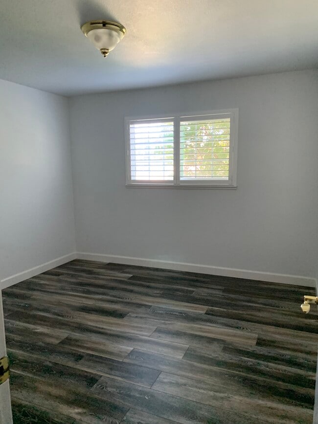 Building Photo - 2420 El Camino Dr