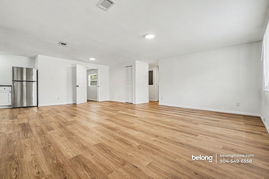 Building Photo - 392 Aurora Boulevard