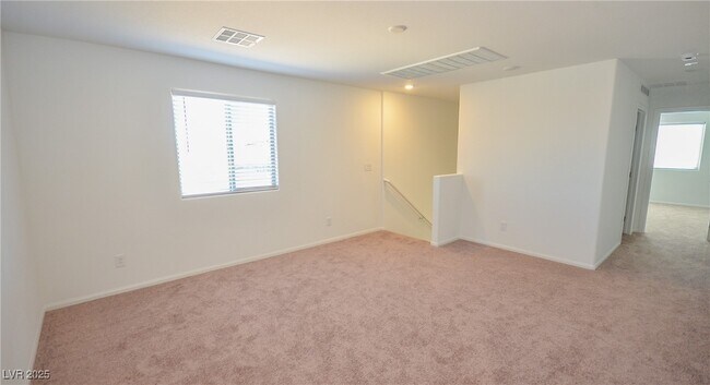 Building Photo - 5401 Lynn Crk Ave