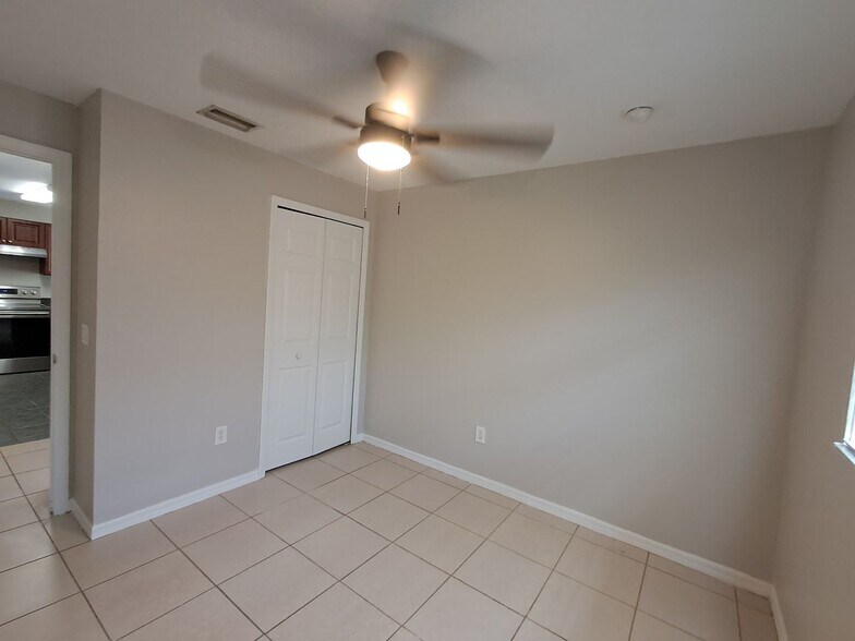 Building Photo - 3/2 Duplex in Lehigh