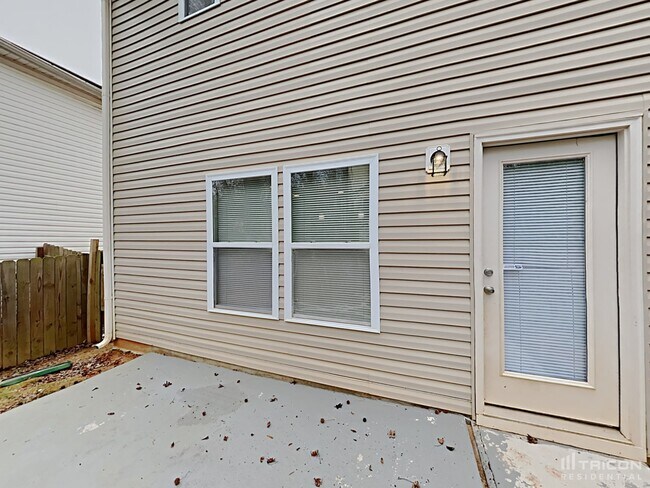 Building Photo - 5633 Idlewild Rd N