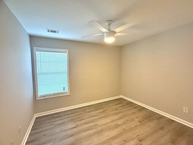 Building Photo - 2168 Pebble Beach Dr