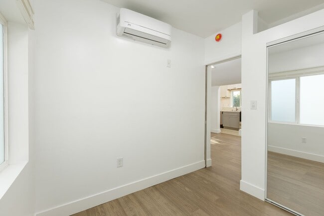 Building Photo - Chic 2BD/1BA ADU in Beautiful Granada Hills