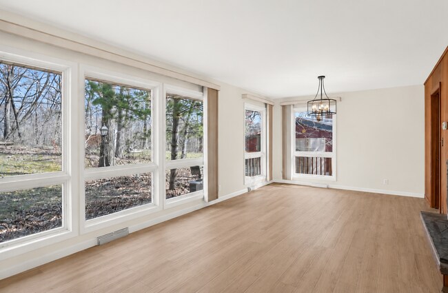 Building Photo - 2512 Timber Dr