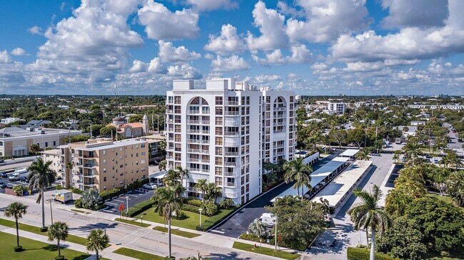 Building - 3901 S Flagler Dr