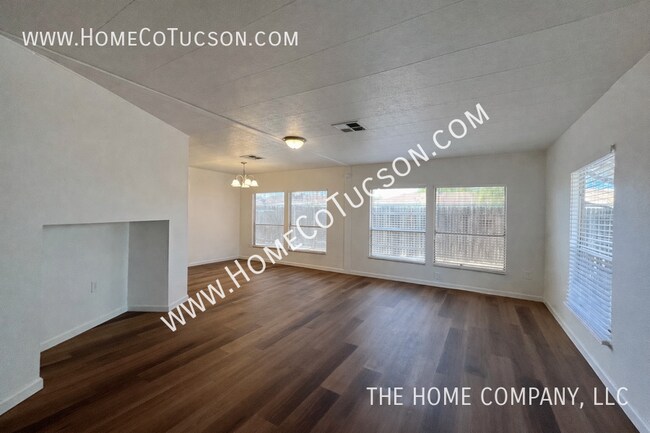 Building Photo - 2548 E Glenn St