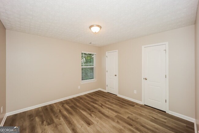 Building Photo - 1417 Arbor Pl Dr