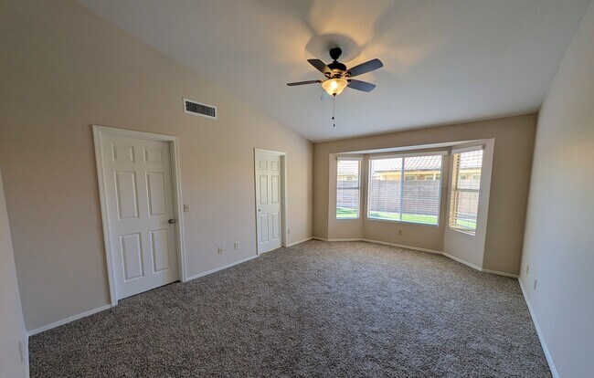 Building Photo - 3 Bedroom Plus an Office Home in the Candlewood Community Near S Cooper Rd and W Warner Rd!