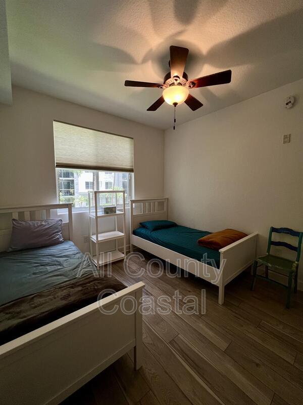 Building Photo - 1660 Renaissance Commons Blvd