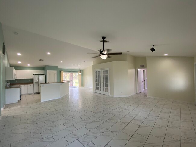 Building Photo - 1804 NW 1st Ave