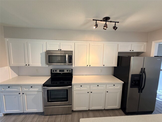 Building Photo - 1607 Chestnut Ridge Rd