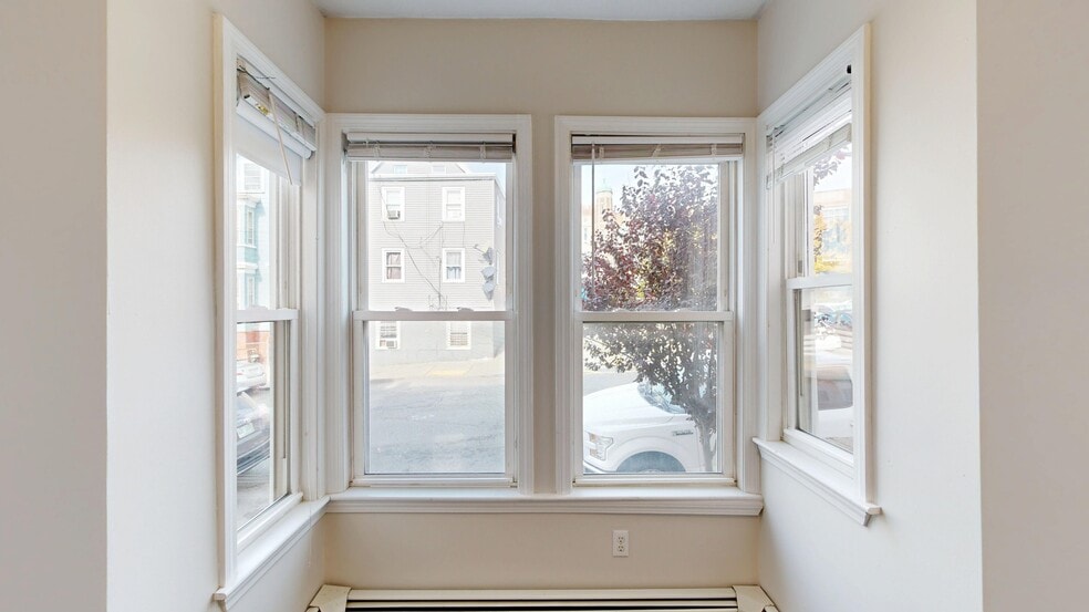 Building Photo - 129 Eutaw St