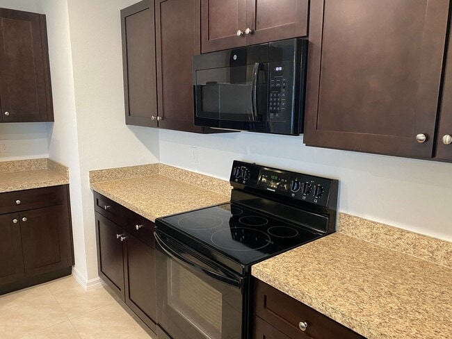 Building Photo - 2914 Blue Shrs Wy