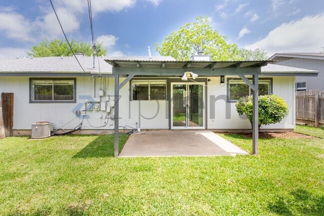 Building Photo - 2311 Singletree Ave