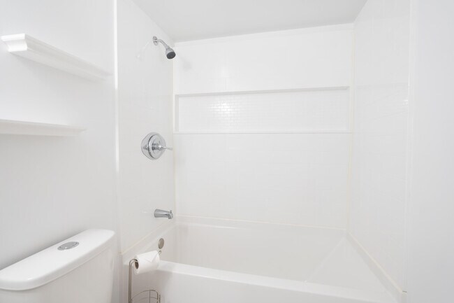 Building Photo - 2108 S Cypress Bend Dr