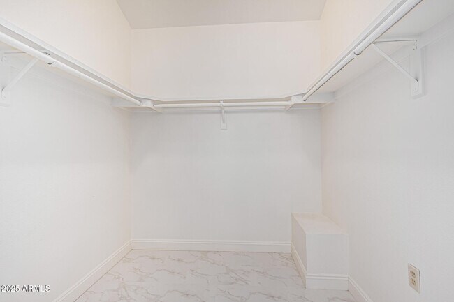 Building Photo - 9665 E Cochise Dr