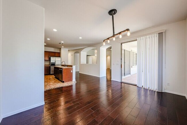 Building Photo - Welcome to this stunning 3-bedroom, 2-bath...
