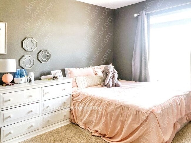 Building Photo - Gorgeous 3-Bedroom Townhouse Retreat with ...