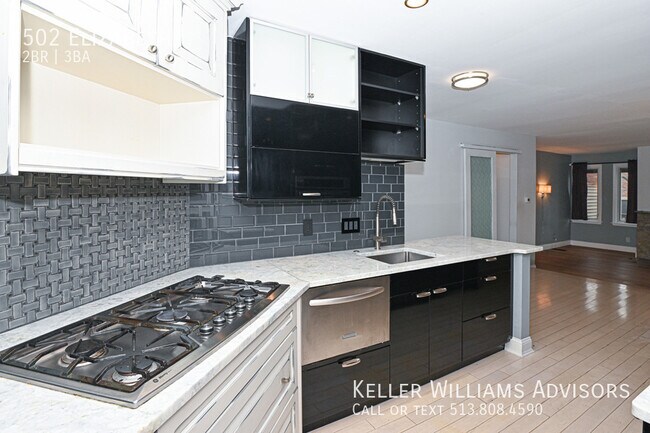 Building Photo - 502 Elizabeth-