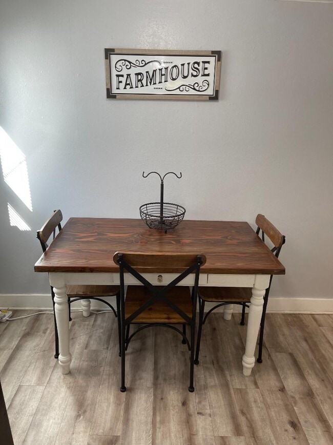 Building Photo - 2201 W State St