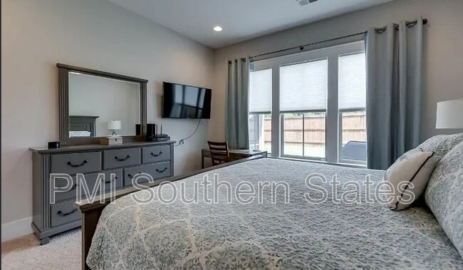 Building Photo - 607 Torridon Ln