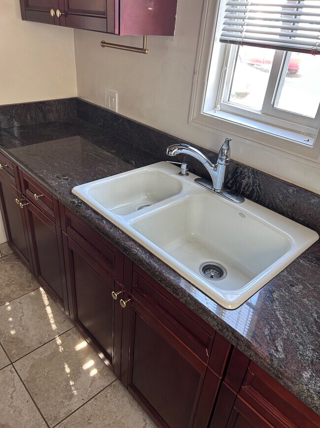 Building Photo - 5549 Costello Ave