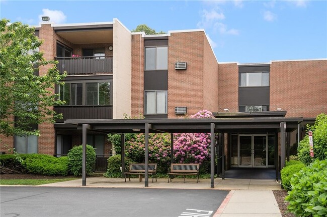 Building Photo - 401 Bellevue Ave