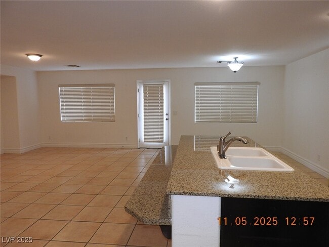 Building Photo - 240 Rustic Club Way