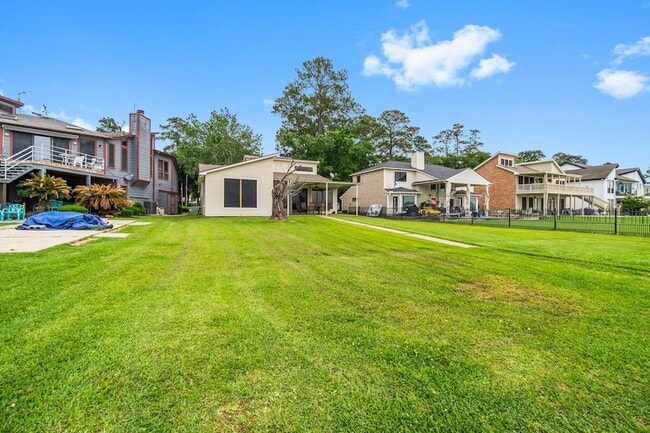 Building Photo - 2839 Hemingway Dr