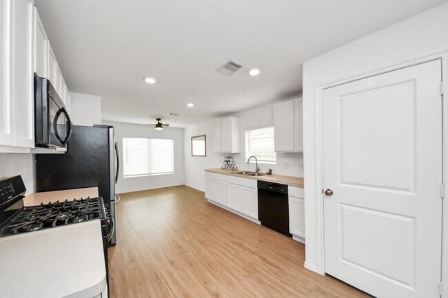 Building Photo - 26915 Wilderye Cv Ln