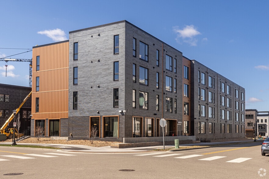 Building Photo - Harken