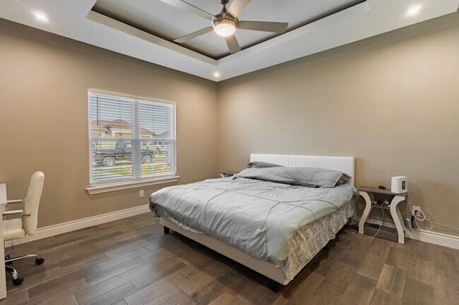 Building Photo - 1817 Rebecca Ln