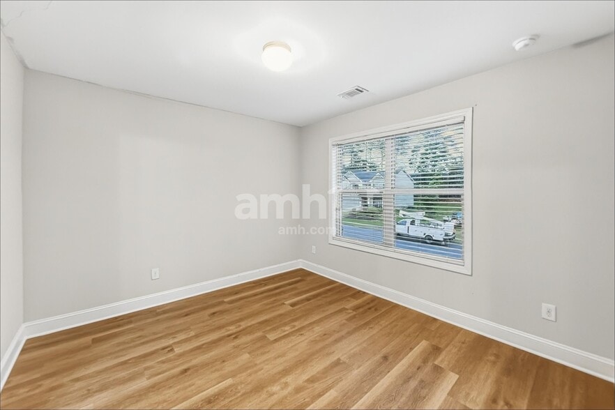 Building Photo - 1200 Victoria Walk Ln