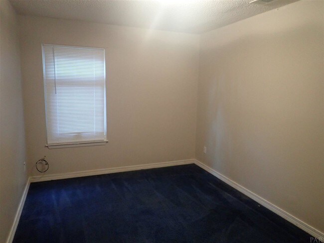 Building Photo - 2830 Hidden Springs Cir